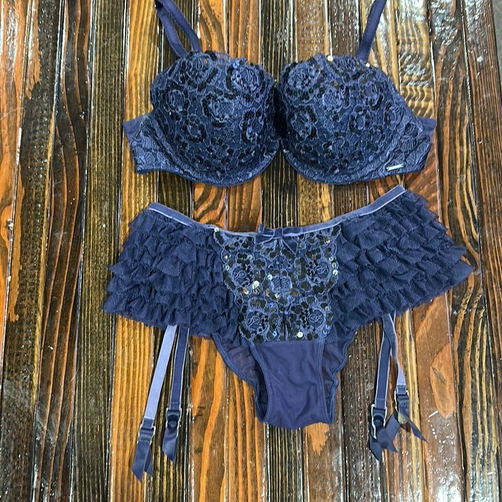 Victoria’s Secret The Miracle Bra Balconet Bra and Panty Set never worn